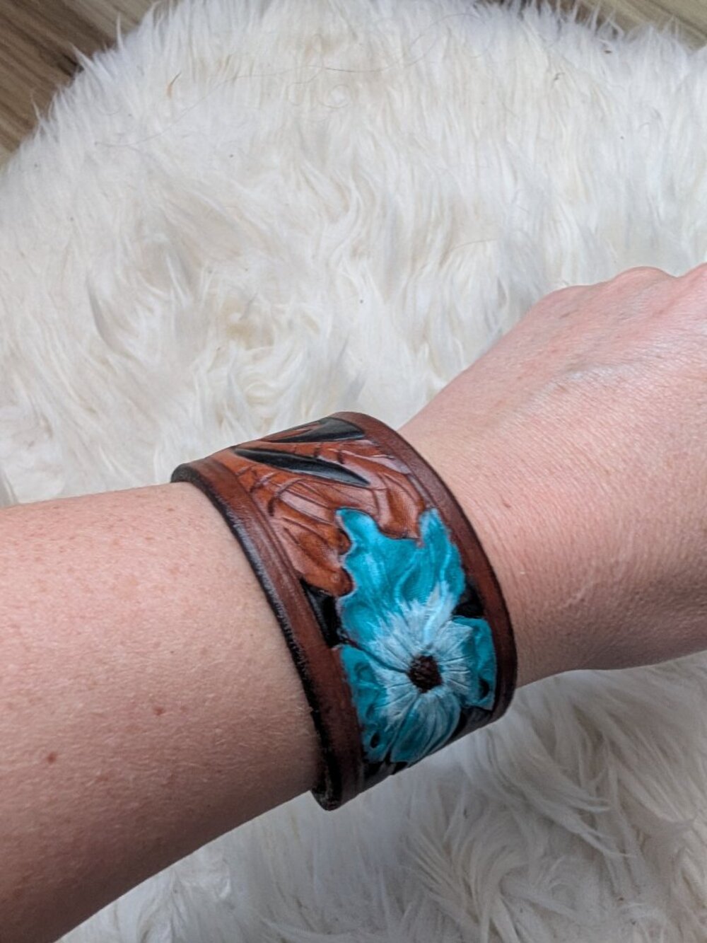 Hand Tooled Carved and Painted Leather Bracelet - Picture 8 of 8